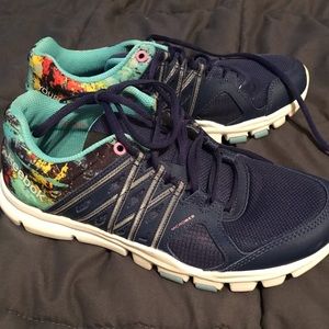 Reebok memory foam tennis shoes